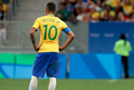 Μοίρασε… σακούλες ο Νεϊμάρ! (pic)