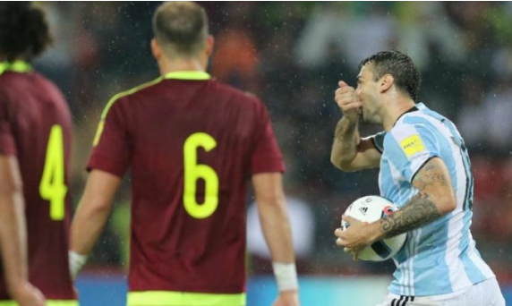 Γλίτωσε τα χειρότερα η Αργεντινή (vids)