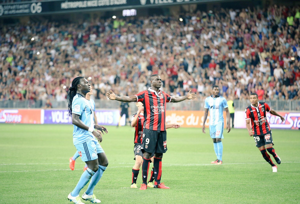 Τους κάνει πλάκα ο Μπαλοτέλι! (vid)