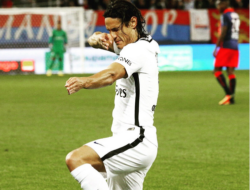 Θυμίζει κάτι από Ζλάταν ο Καβάνι! (vid)