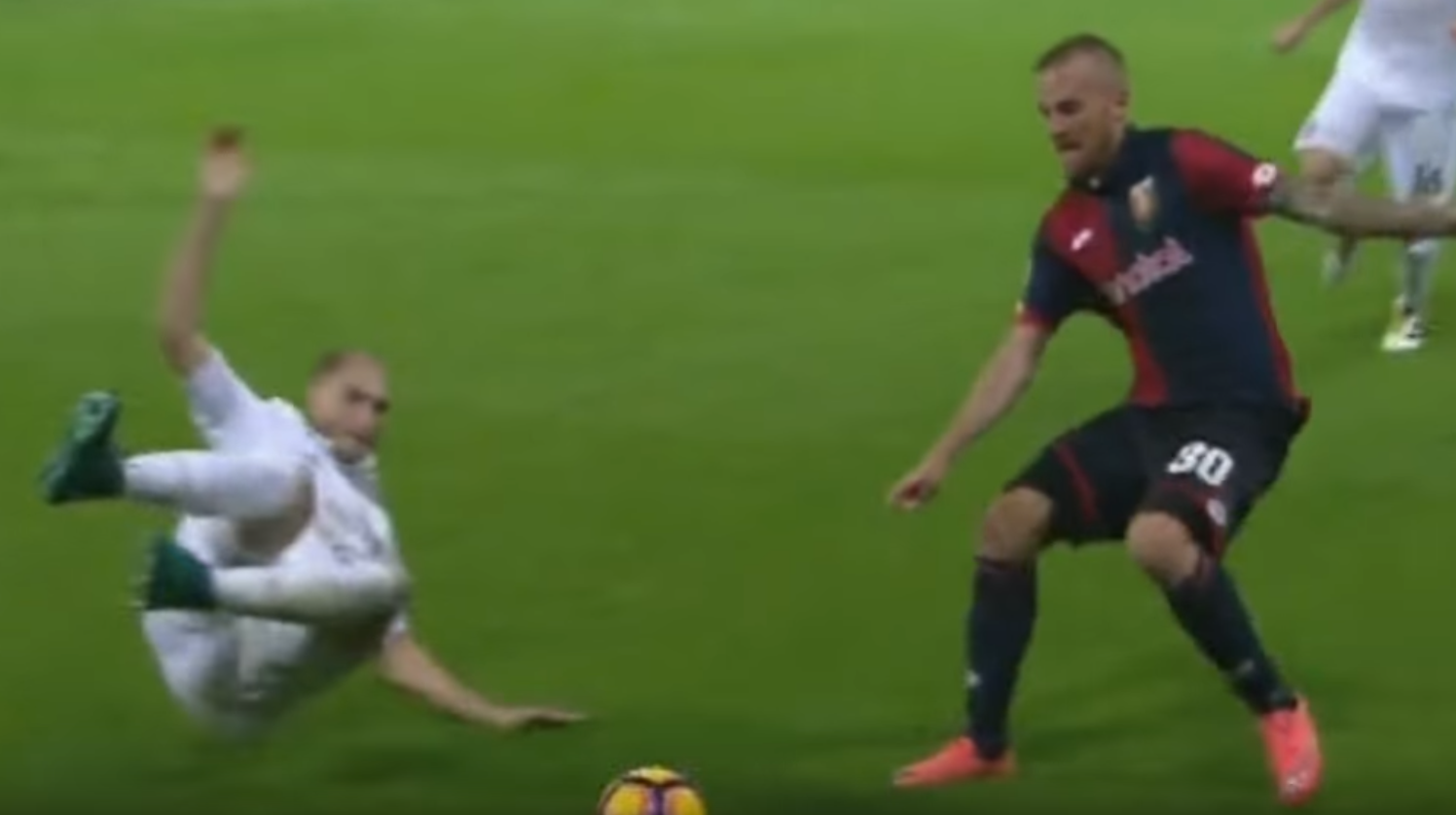 Το εγκληματικό τάκλιν του Παλέτα (vid)