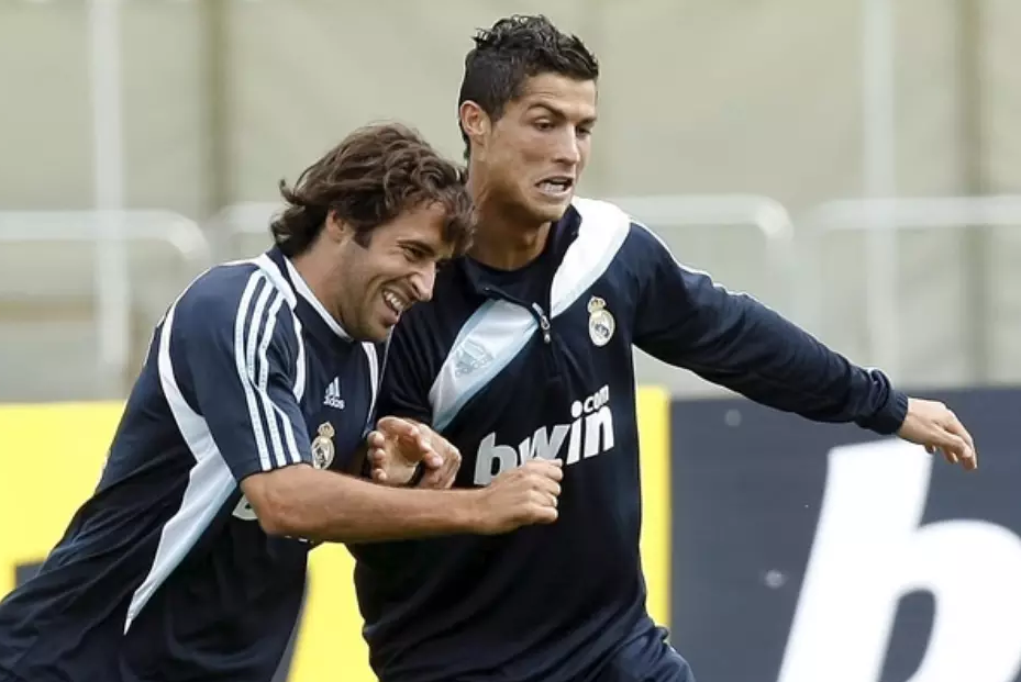 “Σκοράρει 50 τέρματα ανά σεζόν ενώ εγώ δυσκολευόμουν να φτάσω τα 20”