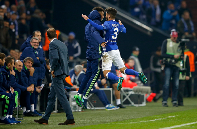 Περπατάνε… παράλληλα