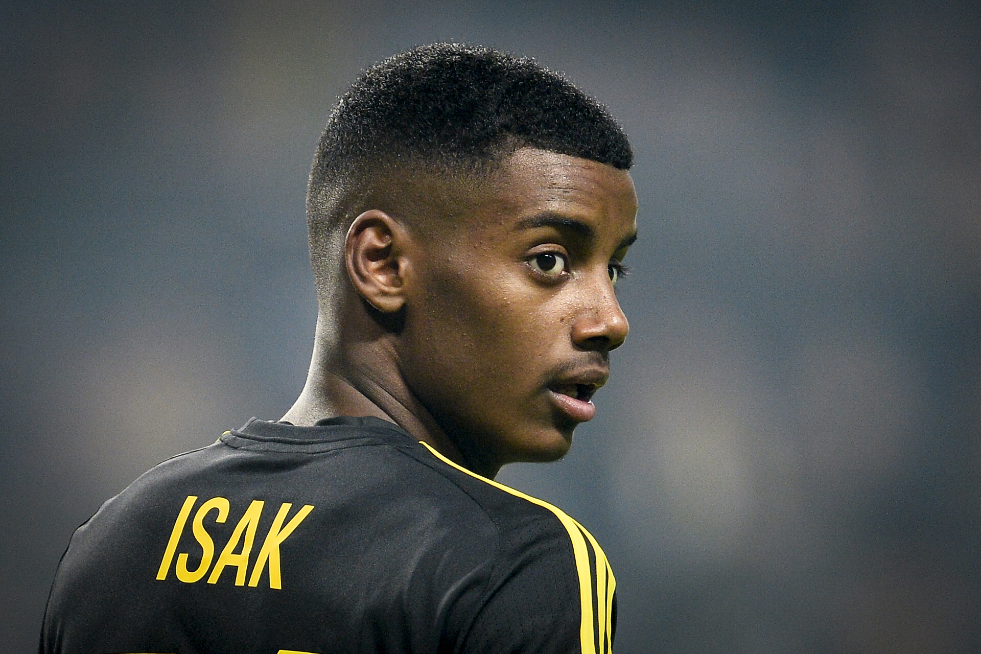 Στρέφεται σε Ίσακ η Μπαρτσελόνα, αν «ναυαγήσει» η μεταγραφή του Λαουτάρο!