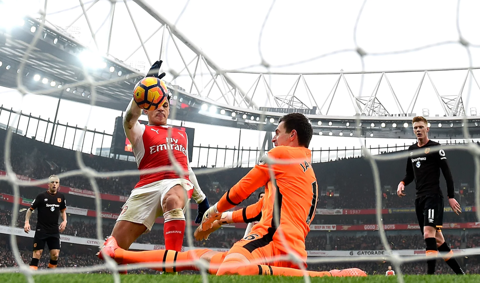 Χαλ-ί να την πατήσει (vid)