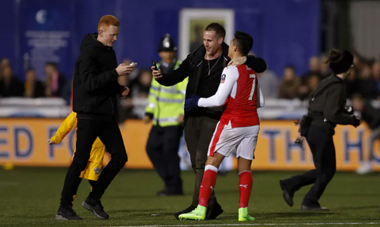 Tόσο ανταγωνιστικός είναι ο Αλέξις Σάντσεζ (vid)