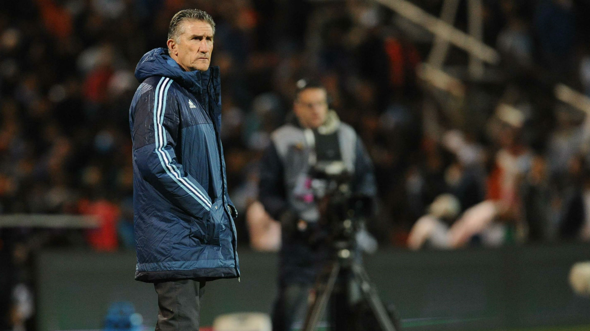 «Δεν πρόκειται να παραιτηθώ»