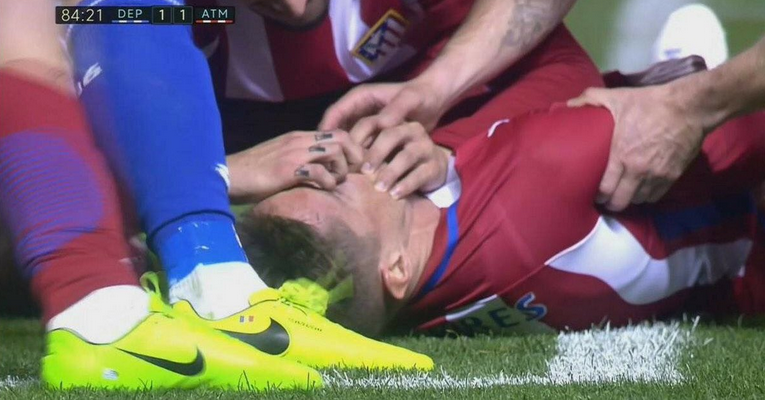 Σοκ σε όλη την Ισπανία με τον τραυματισμό του Τόρες (vid)