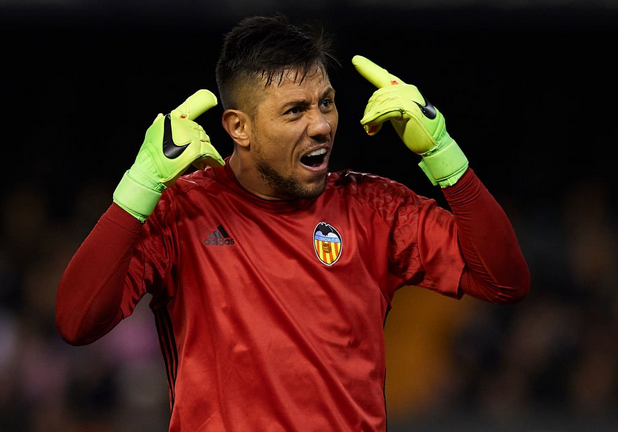 “Πελάτιασε” και τον Κριστιάνο ο Ντιέγκο Άλβες! (vid)