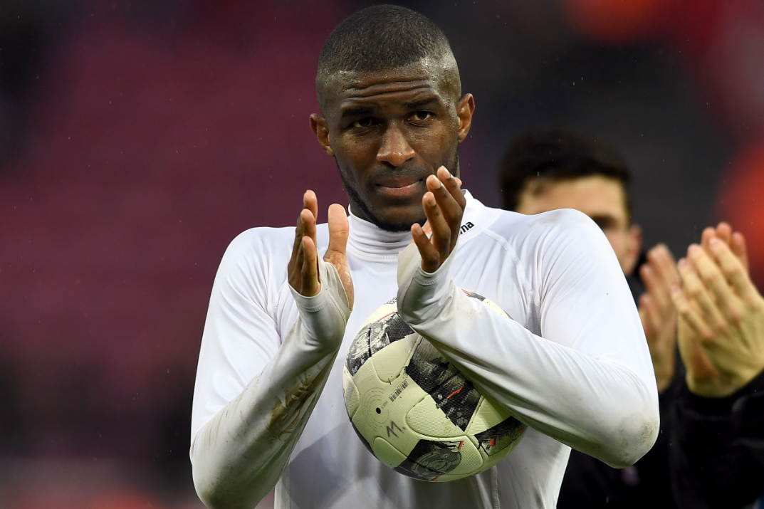 Με σύλλογο της Πρέμιερ Λιγκ συνδέουν τον Μοντέστ