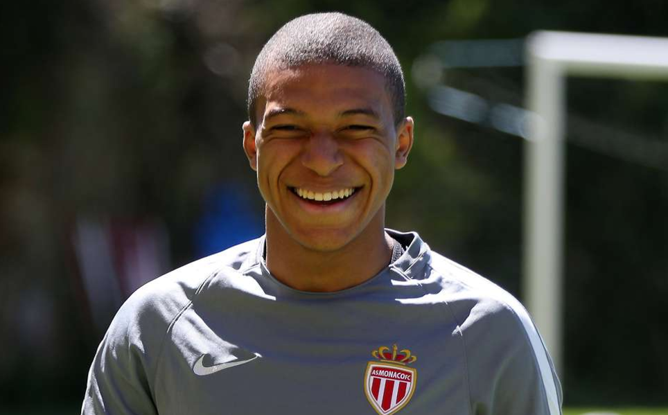 Έμεινε “παγωτό” ο Εμπαπέ όταν έμαθε ότι είναι στην εθνική Γαλλίας!