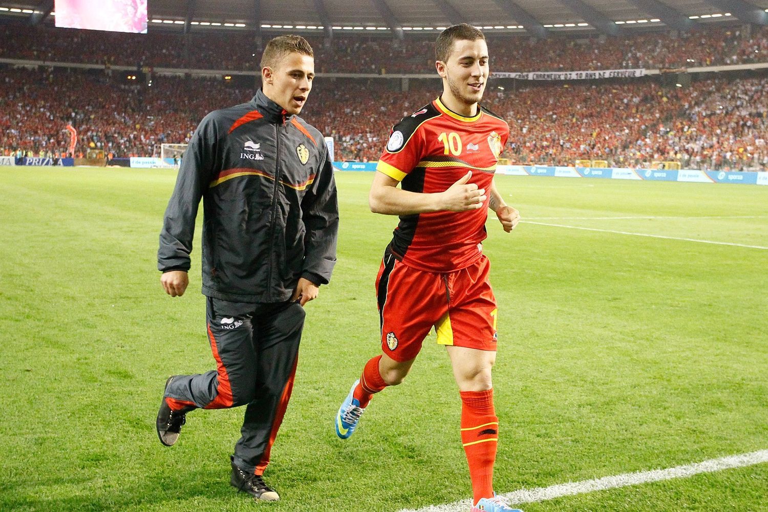 “Κανονιά” με Αζάρ η Άρσεναλ