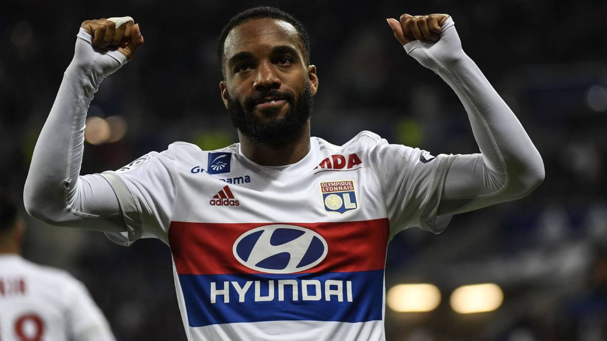 Με ρεκόρ αποχαιρετά τη Λυών ο Λακαζέτ