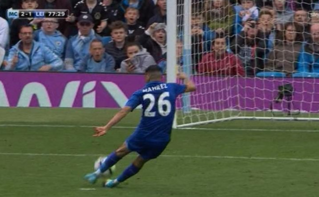 Ο Μαχρέζ σκόραρε με πέναλτι αλλά το γκολ δε μέτρησε ποτέ (vid)