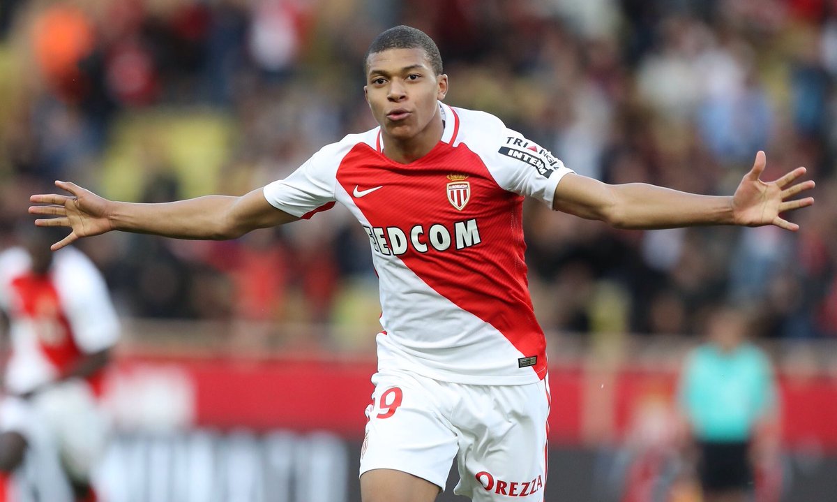 Προκαλεί… αναγούλα με τα τσαλίμια του ο Εμπαπέ! (vid)