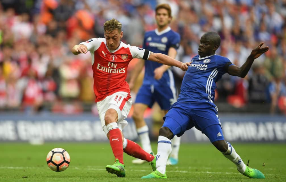 O Οζίλ τρόλαρε όλους όσους έβλεπαν Κυπελλούχο την Τσέλσι (pic)