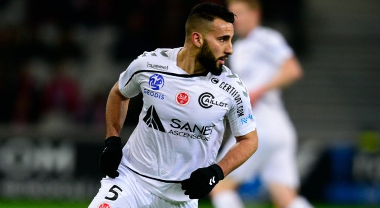 Έκανε γιο- γιο την επίθεση της… Παρί! (vid)