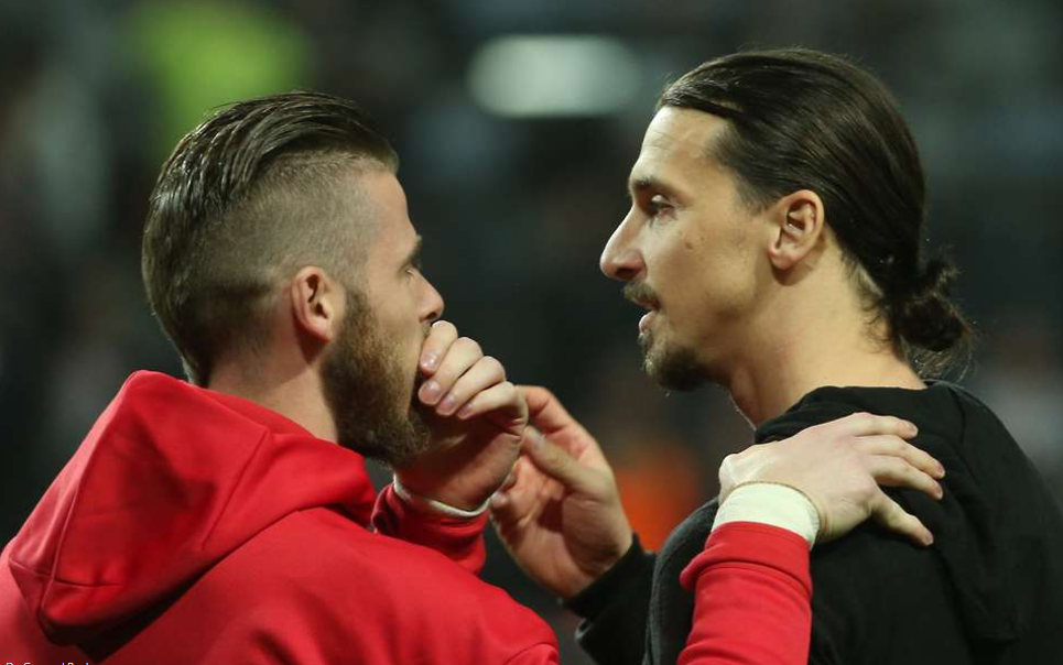 Μισοάδειο βλέπει το ποτήρι ο Ντε Χέα