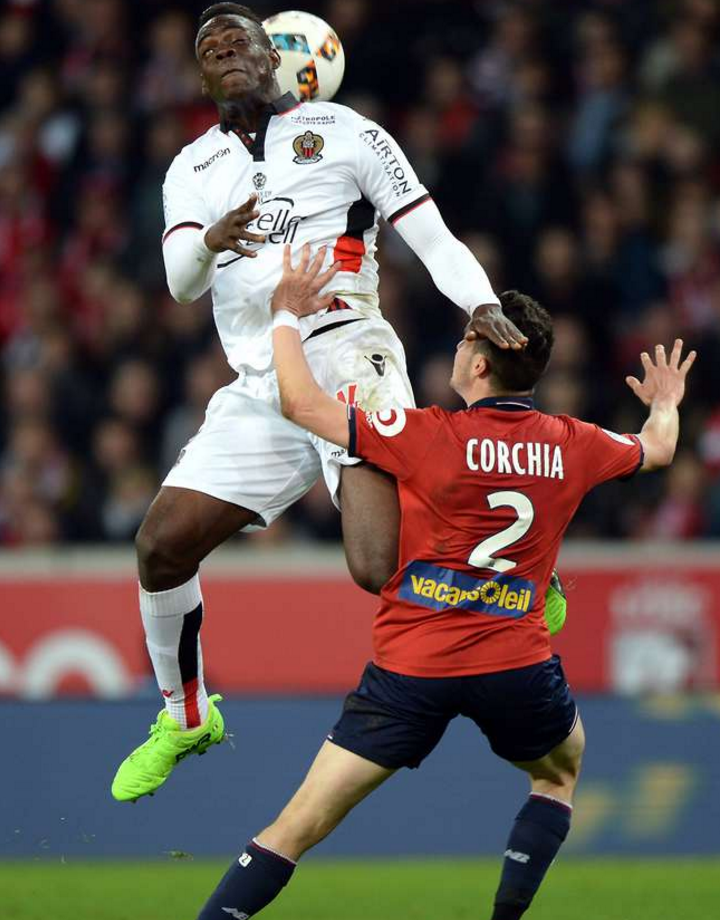 Φιλική γκολάρα με απευθείας φάουλ του Μπαλοτέλι (vid)