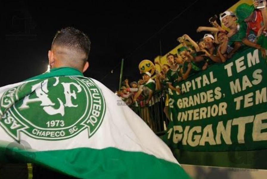 Επιστρέφει στα γήπεδα ένας εκ των διασωθέντων της Σαπεκοένσε