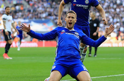 Τα νέα παπούτσια της Nike βγήκαν… παγανιά με τον Αζάρ αγκαλιά! (pic)