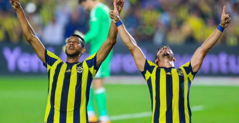 Επική αντίδραση φίλου της Φενέρμπαχτσε στο ματς με τη Μπεσίκτας! (vid)