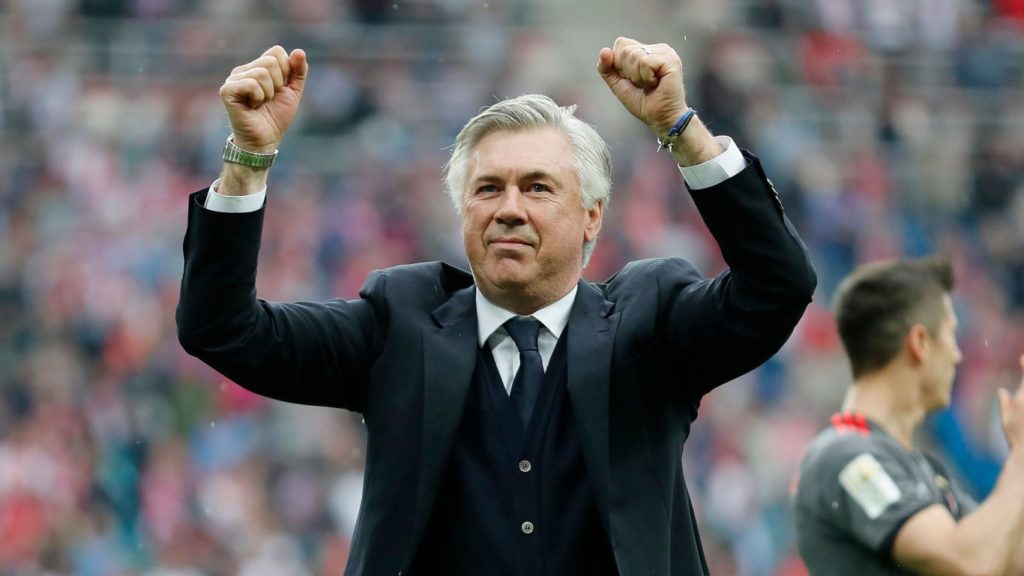 Κοιτάζει…Αντσελότι η Μίλαν!