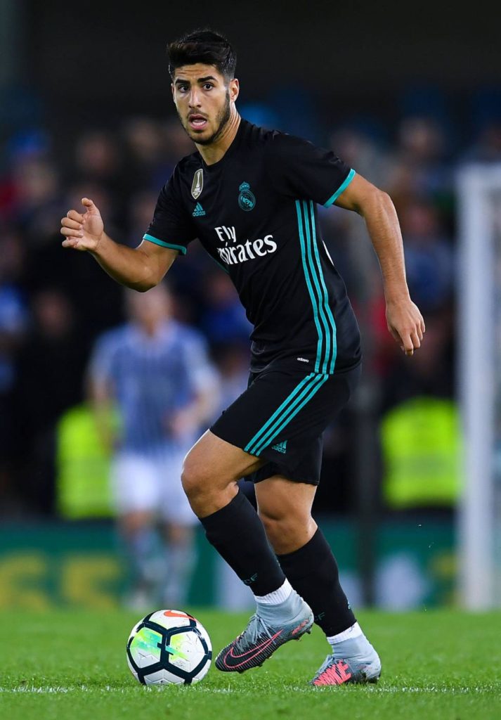 Με το στυλό στο χέρι ο Ασένσιο