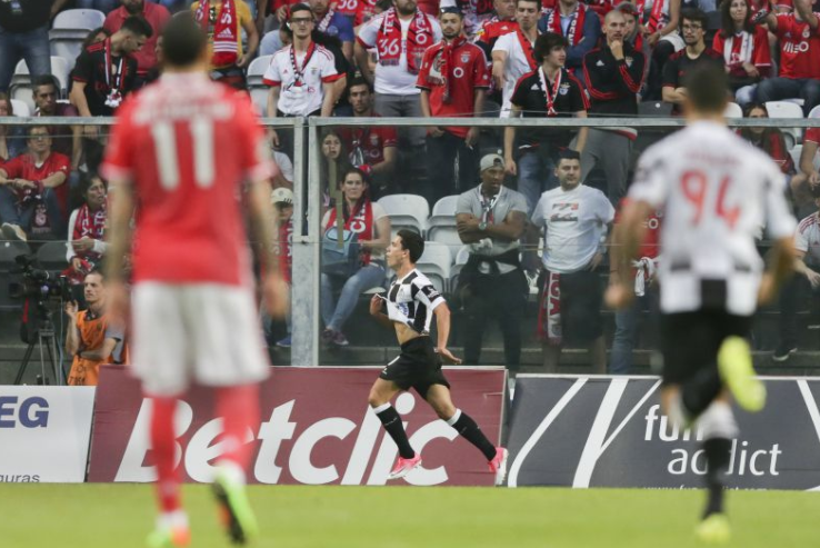 Έχασε πολύτιμο έδαφος η Μπενφίκα