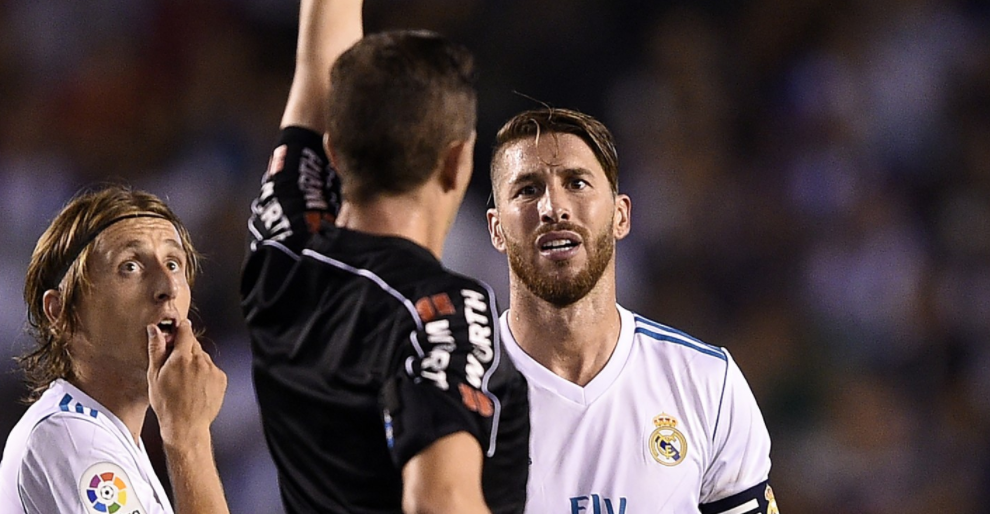 Φωνάζει για πέναλτι η Ντόρτμουντ (pic)