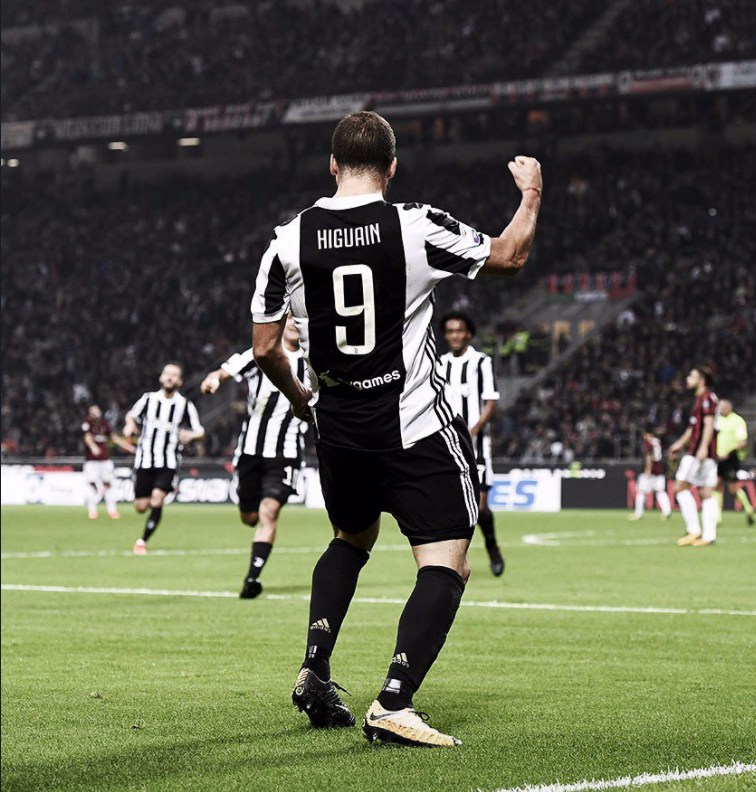 «Τρέχει» για τη Νάπολι ο Ιγκουαΐν!