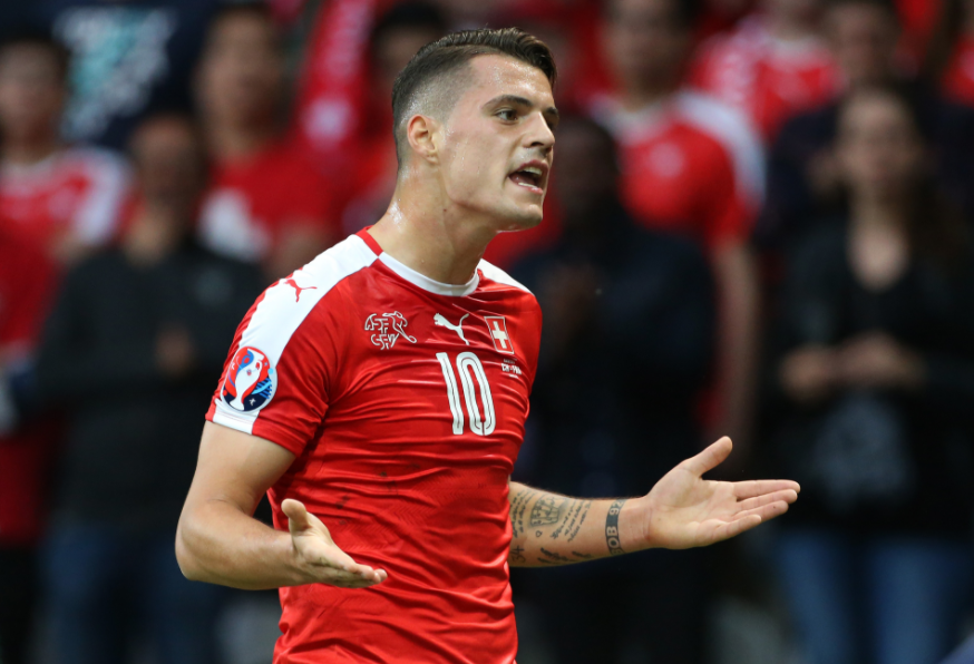 Γκάφα ολκής των Ούγγρων και γκολ για τον Τζάκα (vid)