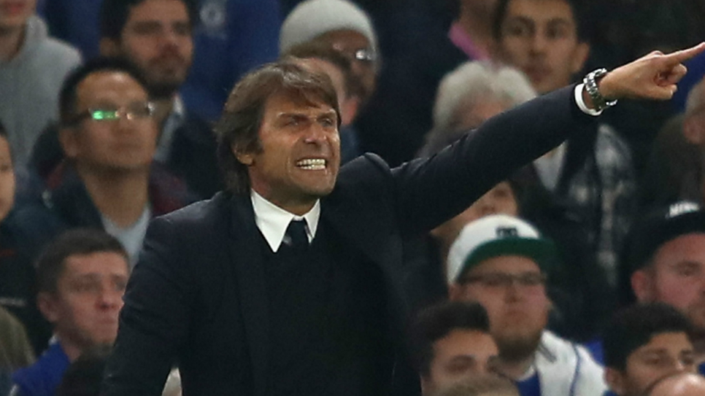 “Γύρω μας περιτριγυρίζεται μεγάλη βλακεία”