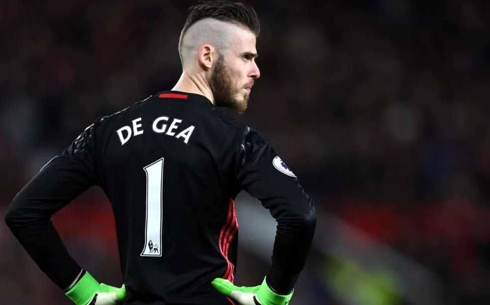 Aρνητικά σχόλια προκάλεσε η νέα κώμη του Ντε Χέα (pic)