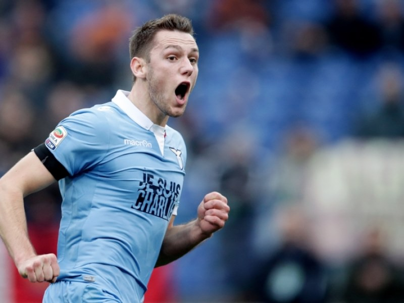 Ντε Βράι: “Μιλάω με τη Λάτσιο για νέο συμβόλαιο”