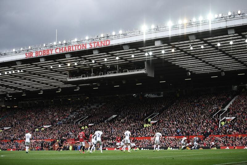 «Μεγαλώνει» το Όλντ Τράφορτ