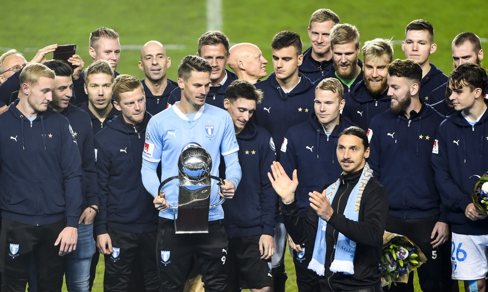 O Ίμπρα παρέδωσε το τρόπαιο στη Μάλμε με “Ζλατανιά” (vid)