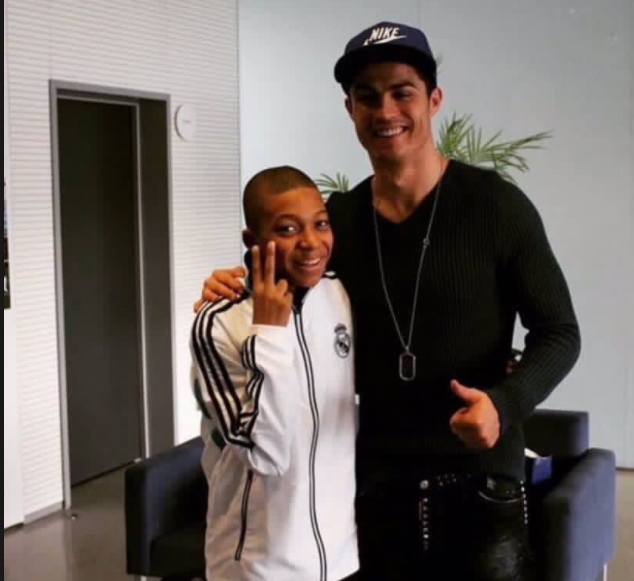 Εμπαπέ: «Ήρωάς μου σαν παιδί ο Κριστιάνο, αλλά μόνο νίκη στο Μπερναμπέου»