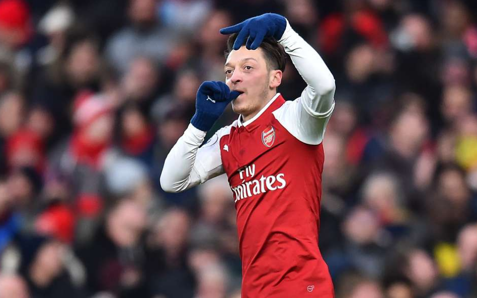 Το γκολ του Οζίλ απέναντι στην Λέστερ (vid)