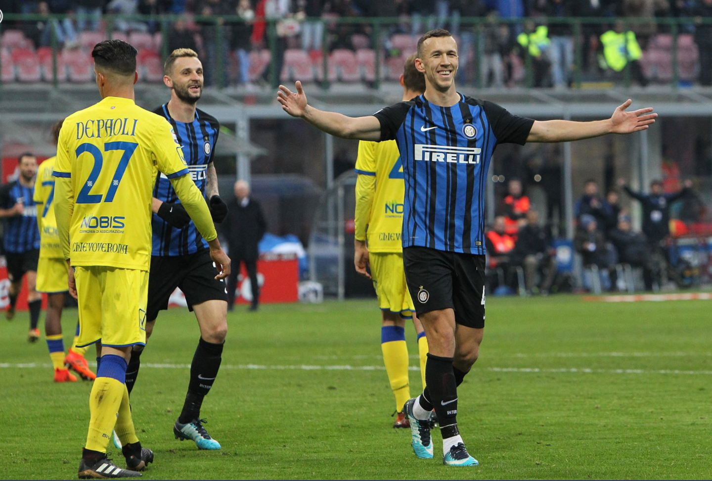 Το καμάρι της πόλης είναι…. “νερατζούρι”