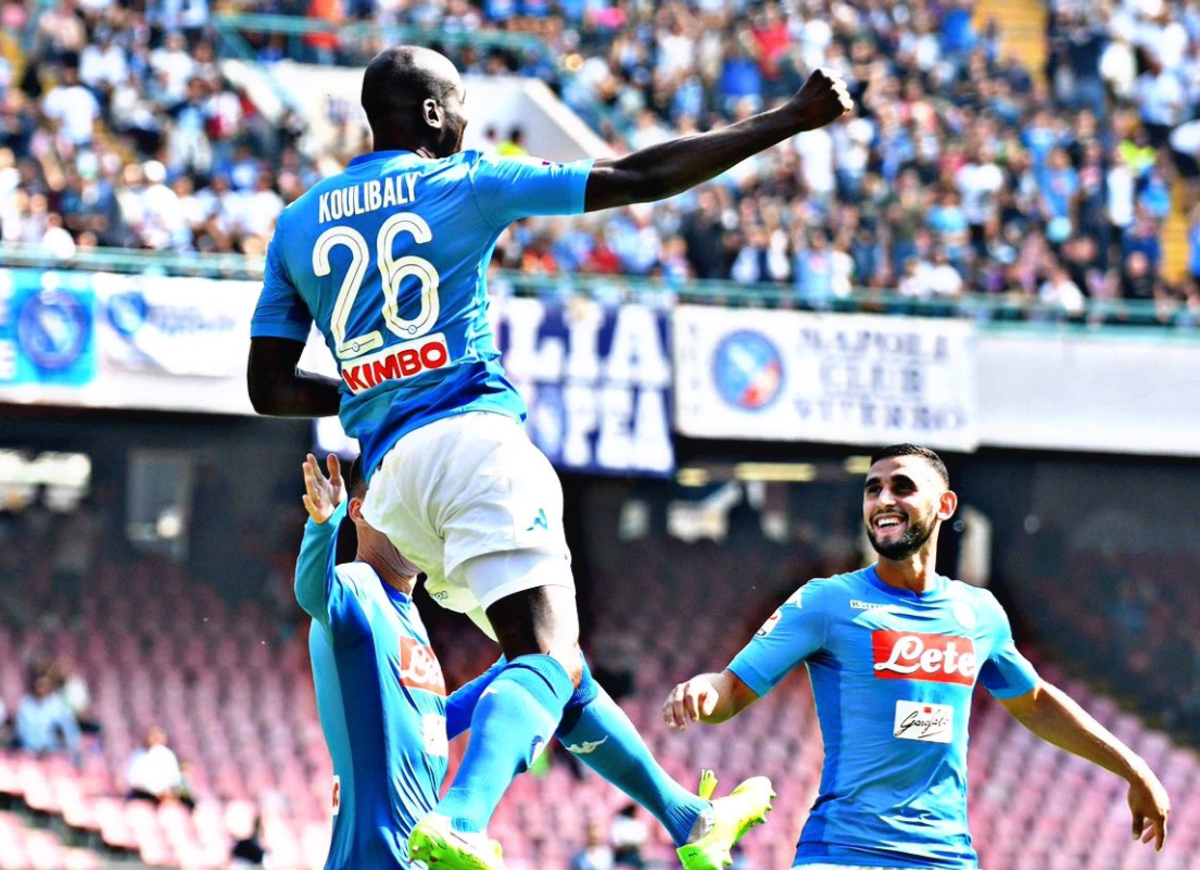 Δεν παρατάει την κορυφή η Νάπολι!