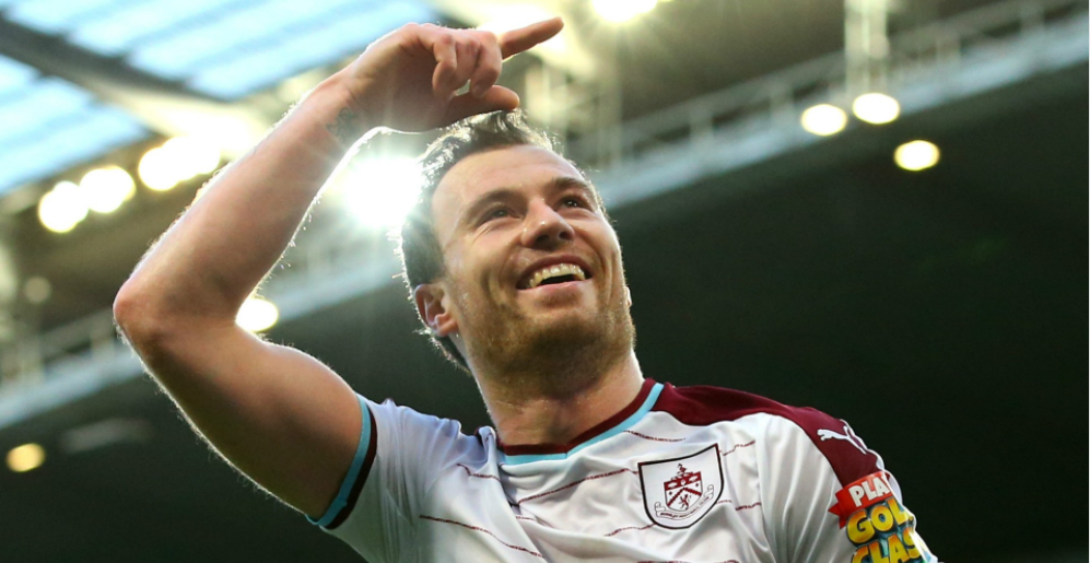 Επιθετικό της Μπέρνλι κοιτάζει η Τσέλσι