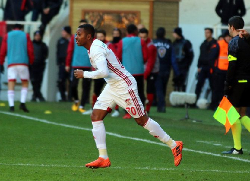 Ασύλληπτη γκολάρα ο Ρομπίνιο (vid)