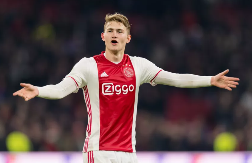 Πάει Λονδίνο ο Ντε Λιχτ;