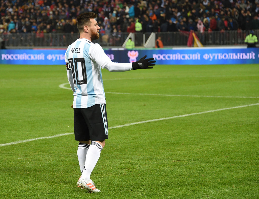 Στο προπονητικό κέντρο της Ρεάλ ο Μέσι (pics/vid)