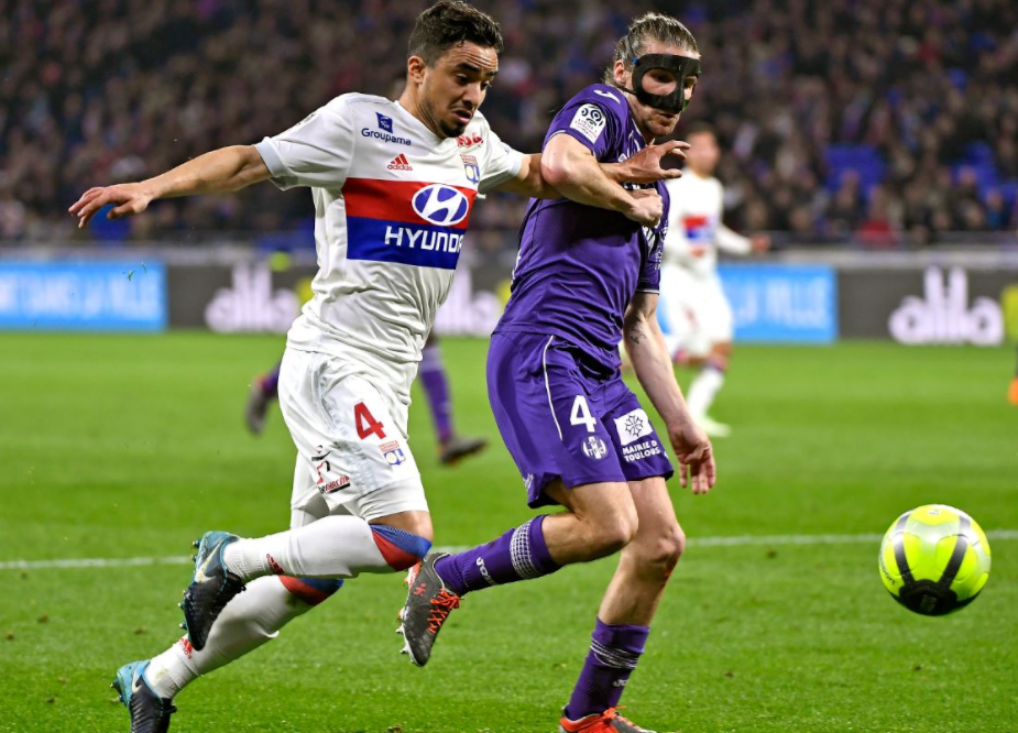 Ο Μέμφις την κράτησε κοντά στην τριάδα