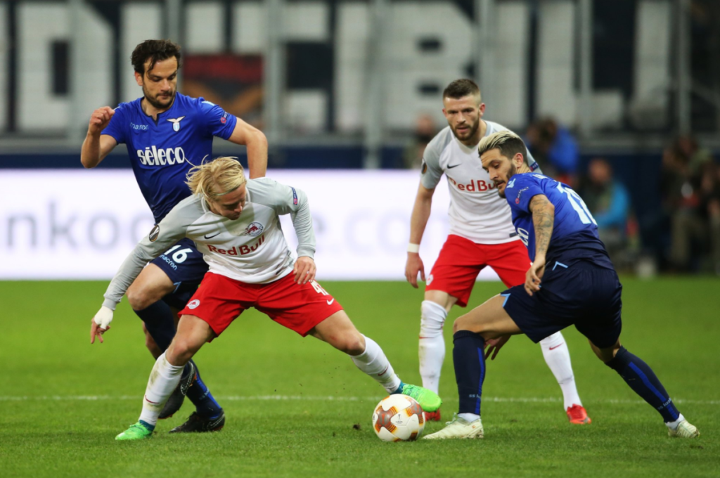 Σαν… ταύροι σε υαλοπωλείο!