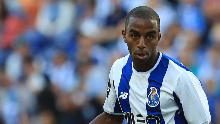 Μία ανάσα από Περέιρα η Λέστερ