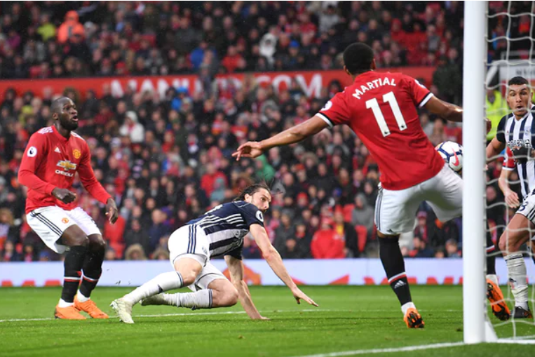 Η Γιουνάιτεντ έστεψε πρωταθλήτρια την συμπολίτισσα (vid)