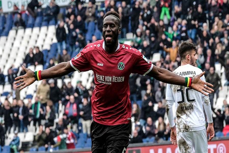 Ποδοσφαιριστής της Σάλκε ο Σαλίφ Σανέ!